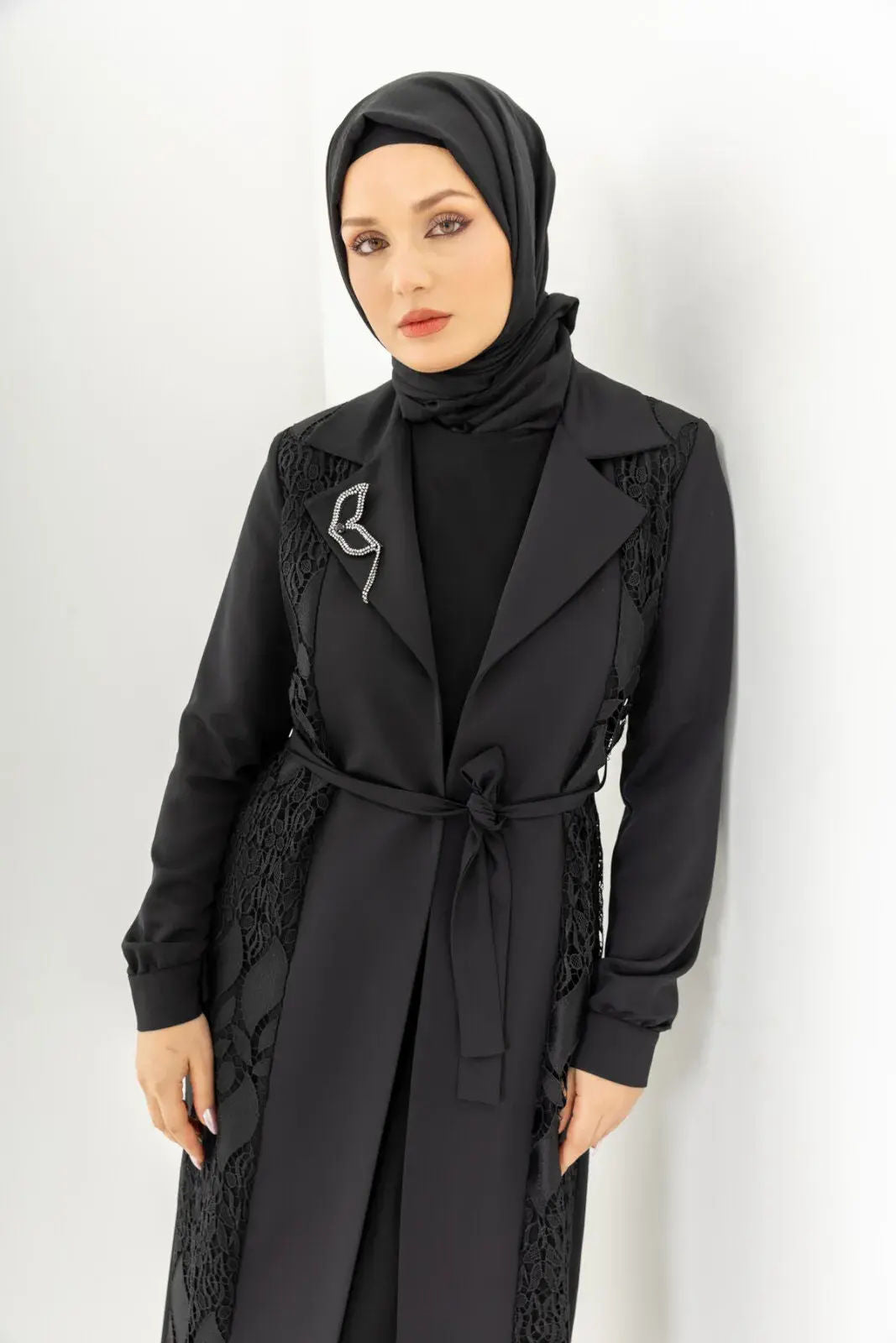 Siyah İki Parça Güpürlü Kemerli Abaya Zerenay 5509-25