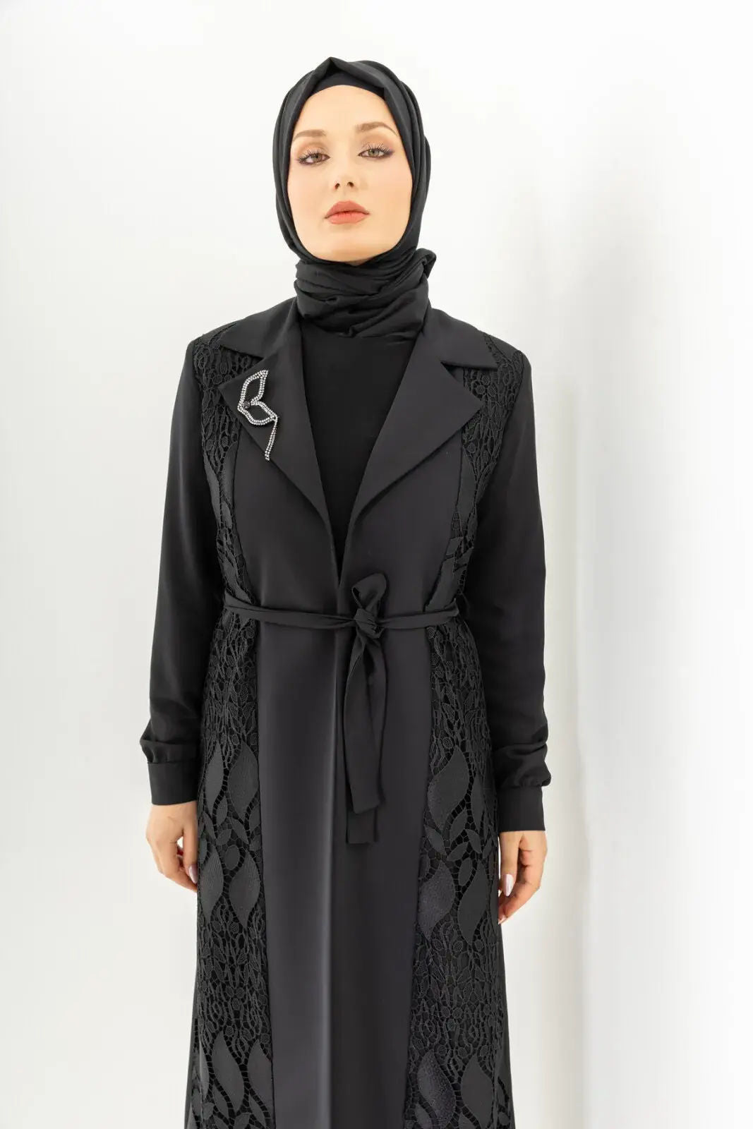 Siyah İki Parça Güpürlü Kemerli Abaya Zerenay 5509-25