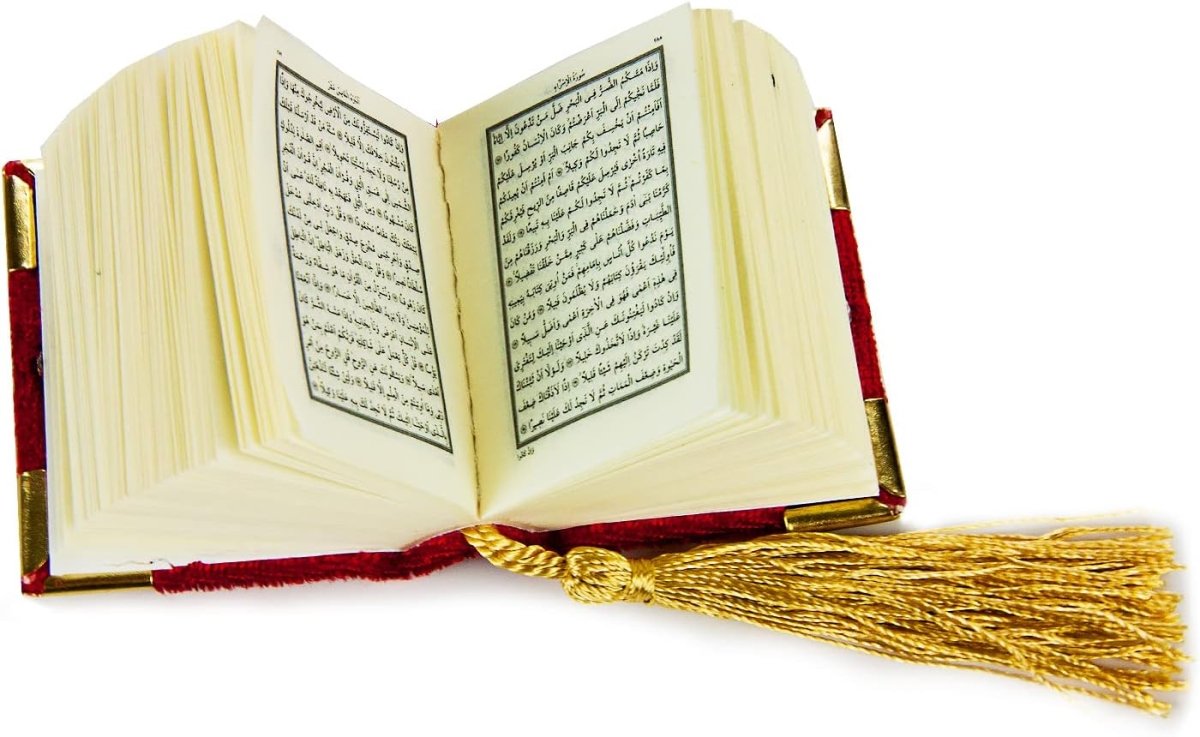 3 - Piece Mini Quran Gift Set | Pearl Rosary & Digital Tasbeeh Counter in Velvet Box | Islamic Gift Set - ihvan