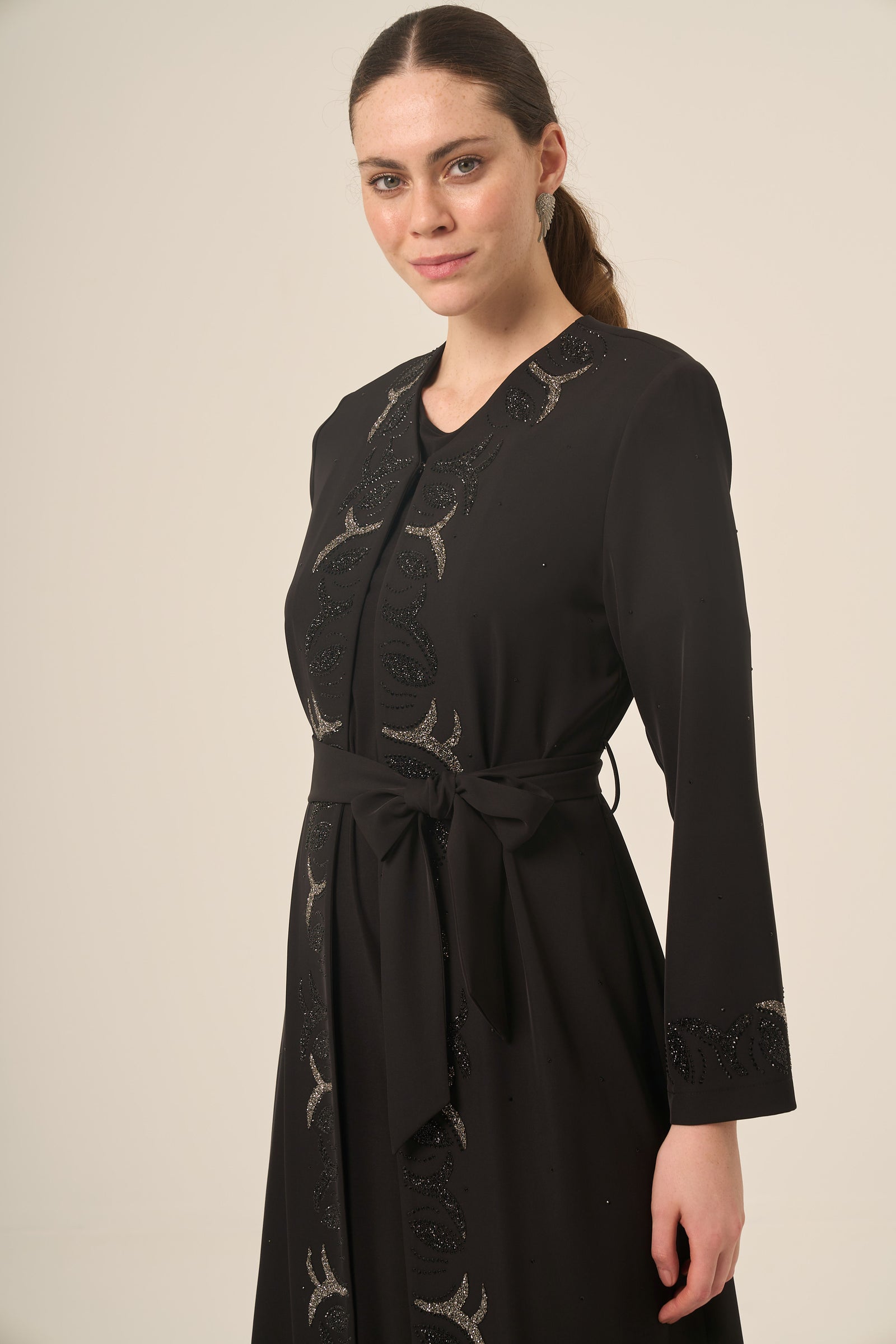 Siyah İki Parça Kristal Taş Detaylı Abaya 6517-25 Siyah