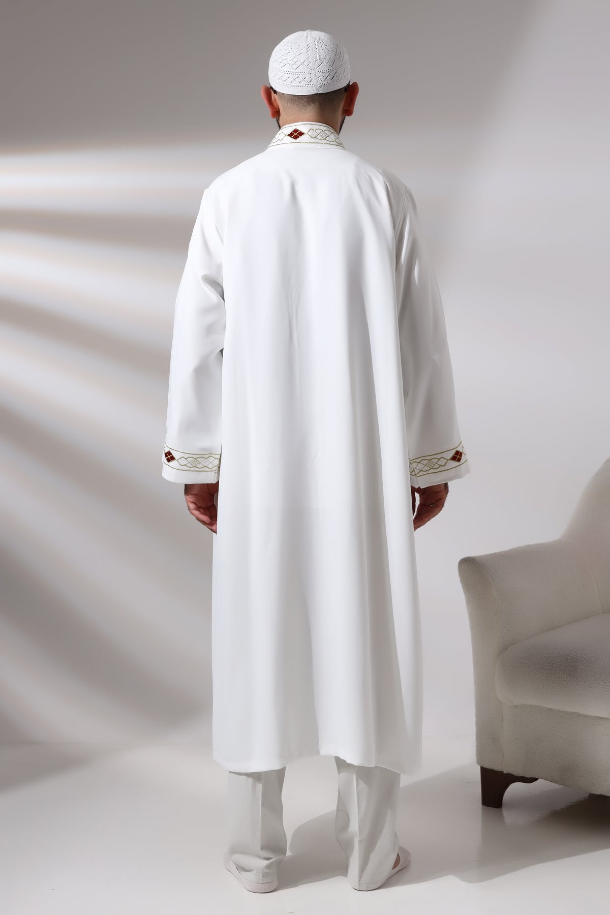 Beyaz Erkek Namaz Elbisesi Desen İşlemeli Hakim Yaka İmam Cübbesi
