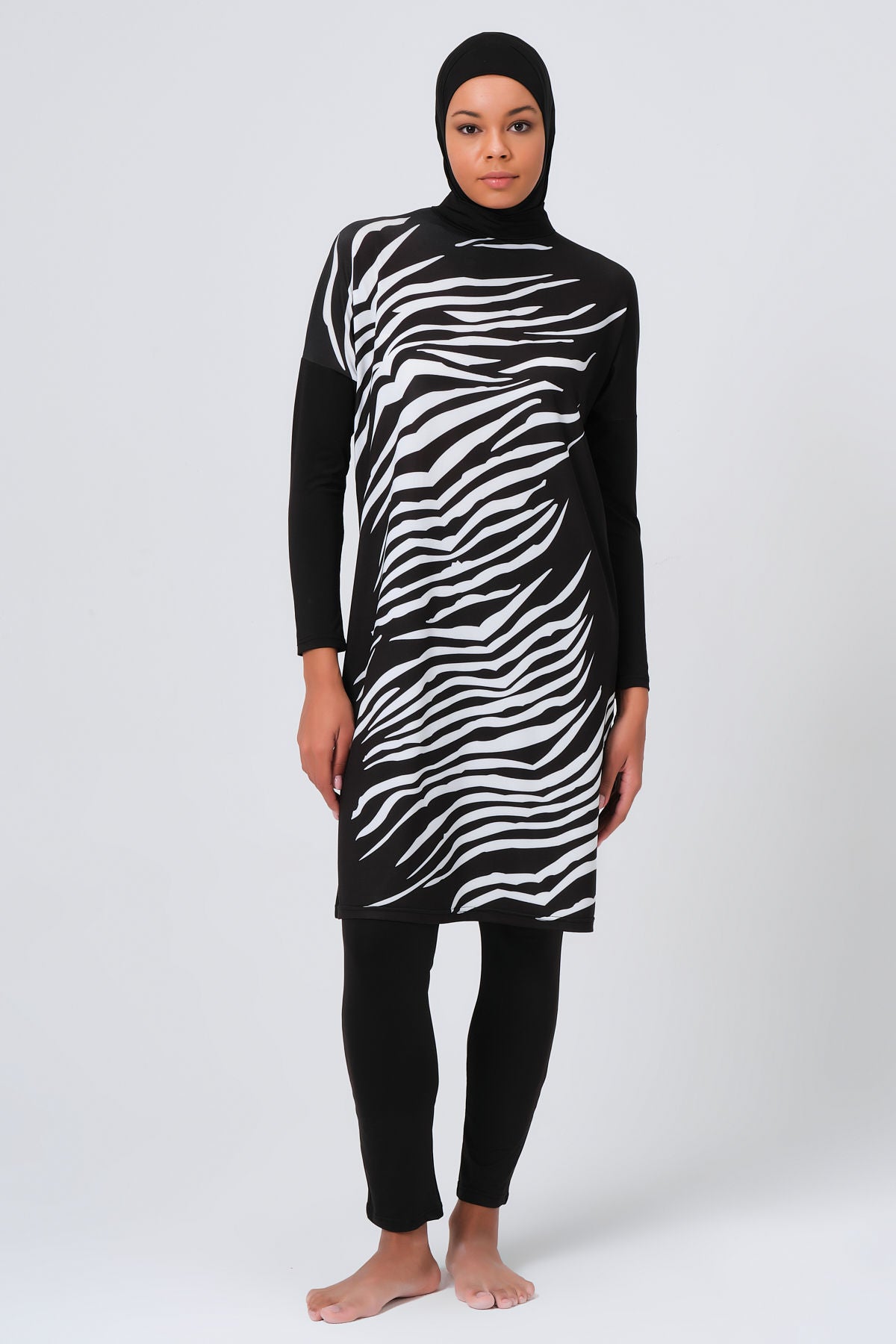 Alfasa Önü Zebra Desenli Kadın Tam Kapalı Tesettür Mayo 23691 Siyah