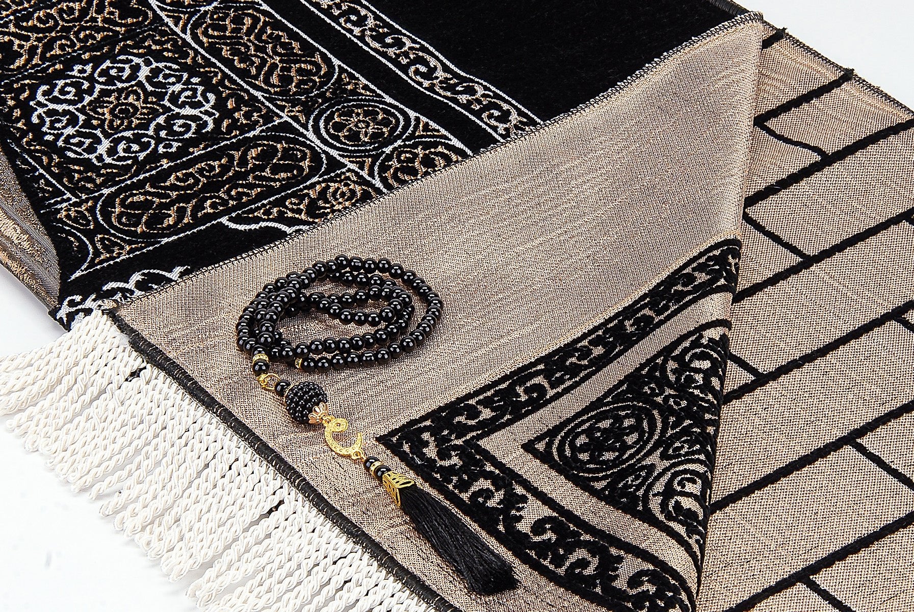 Graceful Black Chenille Muslim Prayer Rug (Sajadah | Janamaz | Salah Mat) - Ihvan