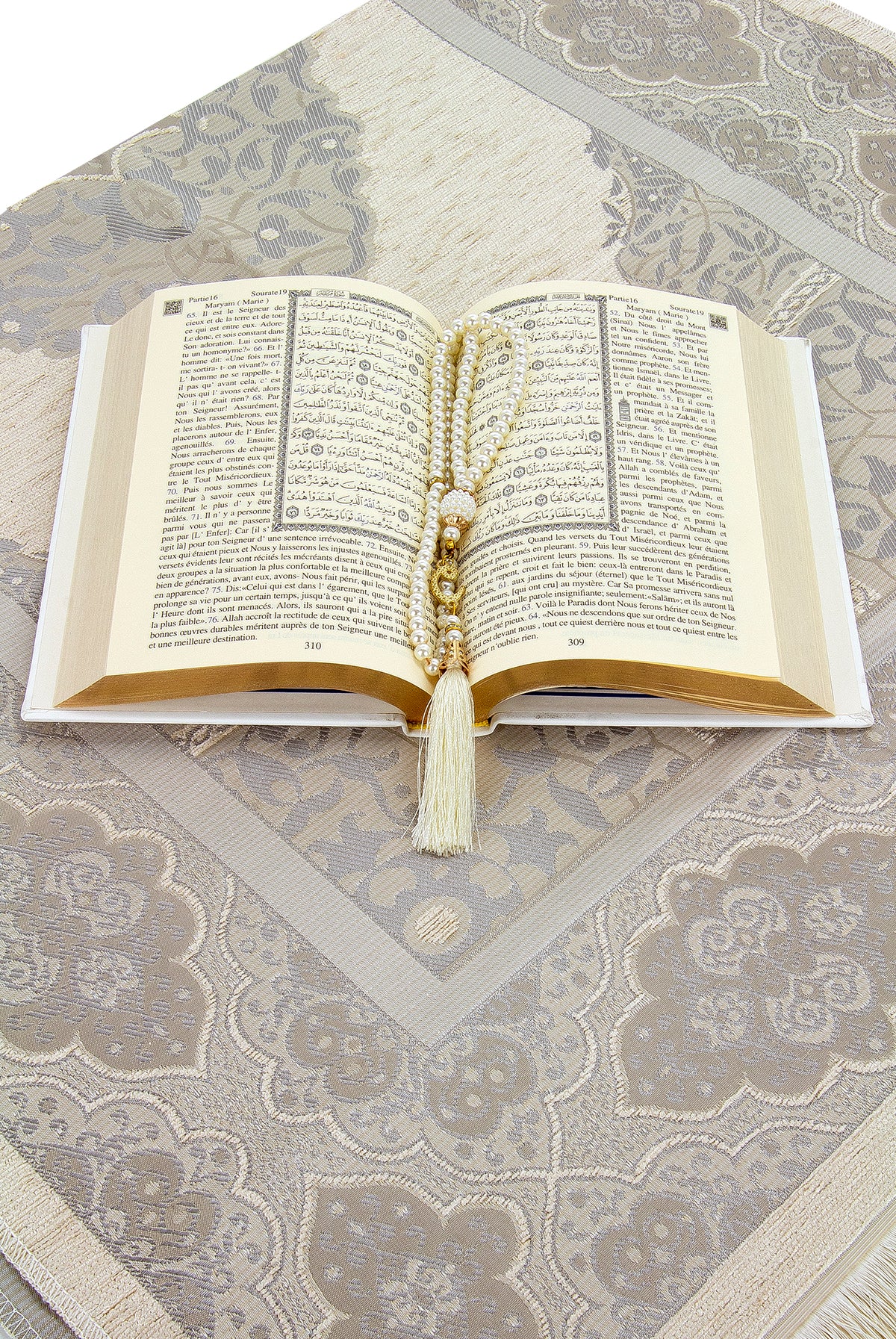 French Quran Gift Set | Holy Qur'an & Prayer Rug (Sajadah, Janamaz) & Tasbih & Gift Box - Ihvan