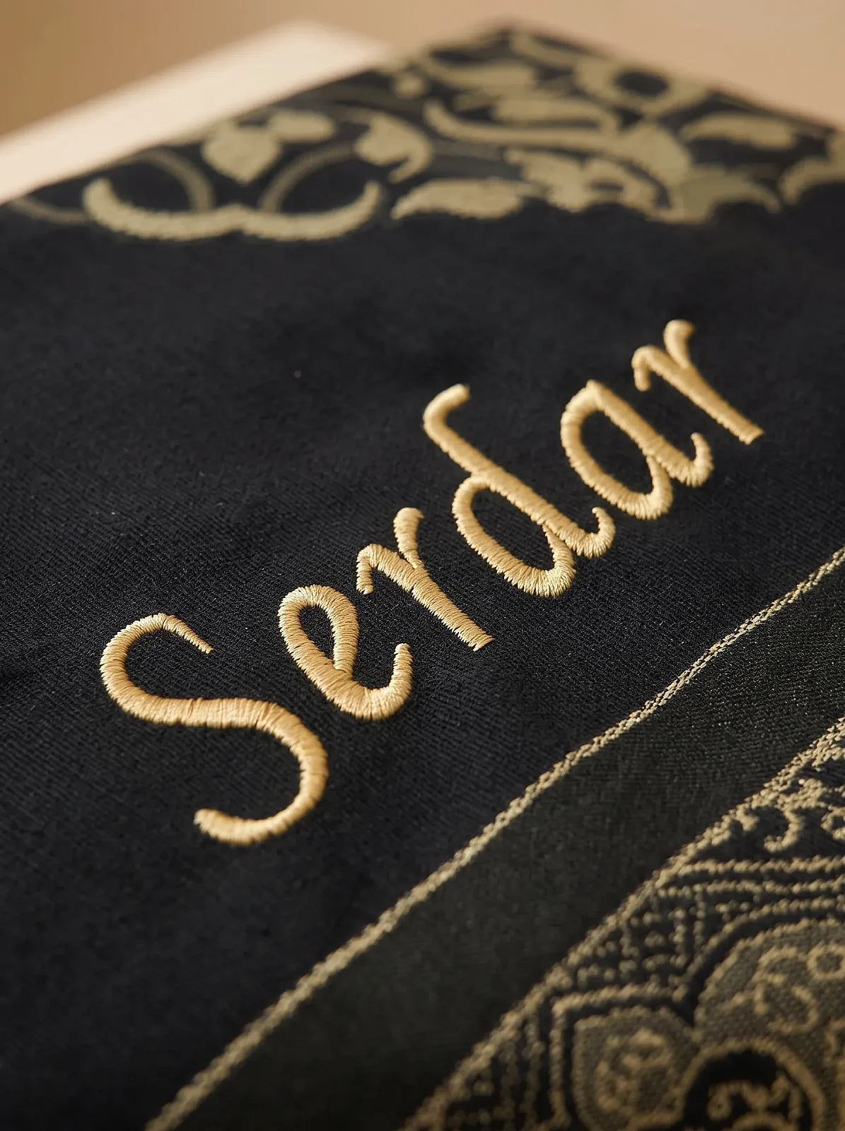 Personalized Kaaba Gift Box Set with Embroidered Prayer Mat & Name Tasbih