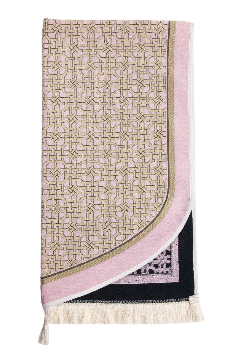 Luxury Chenille Prayer Rug with Oval Mihrab Pattern and Tassels - ihvan