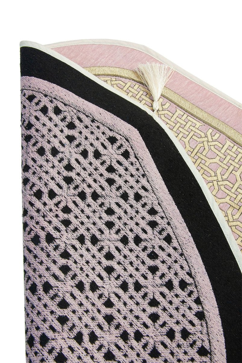 Luxury Chenille Prayer Rug with Oval Mihrab Pattern and Tassels - ihvan