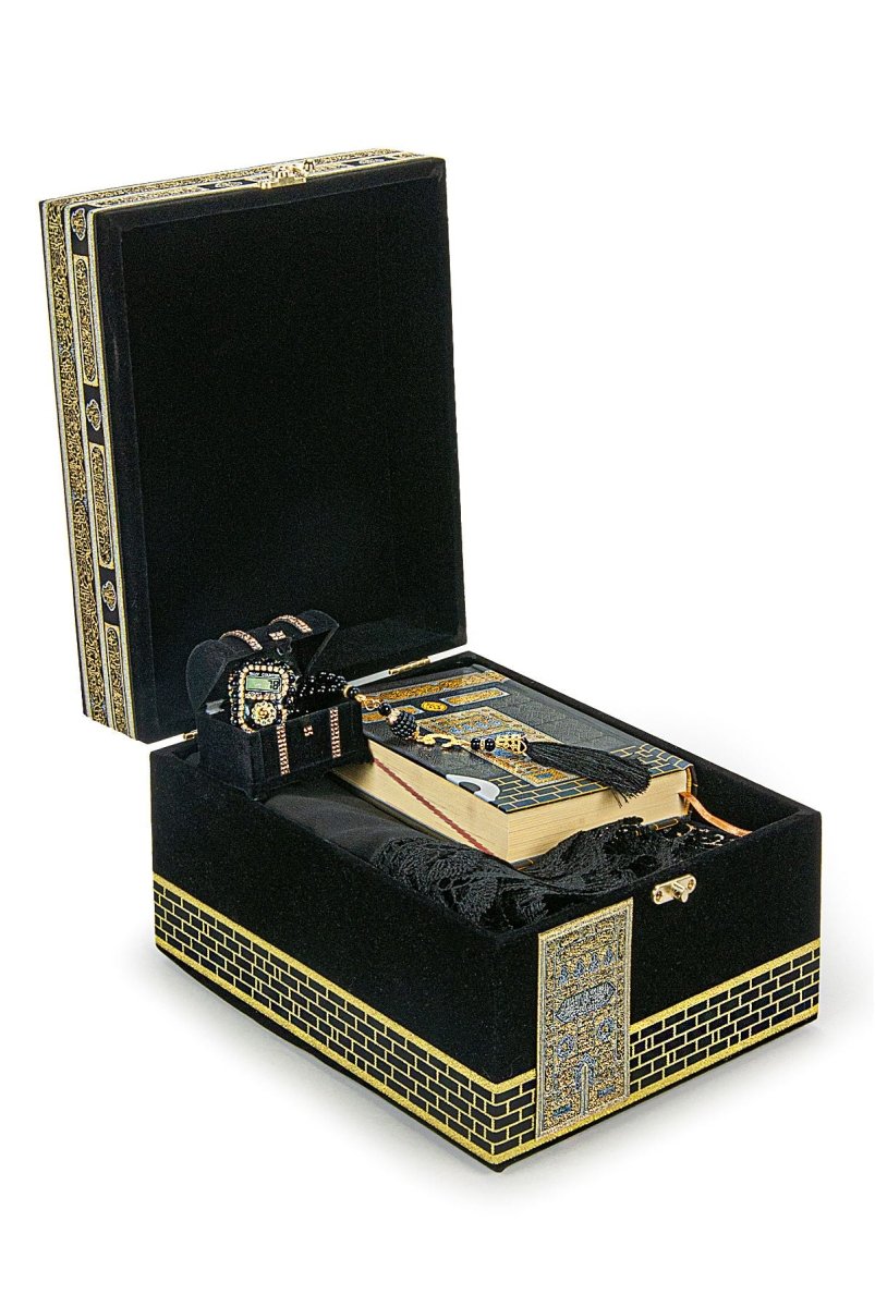 Luxury Velvet Kaaba Gift Set – Prayer Rug, Tasbeeh, Zikr Counter, Quran, and Scarf in Elegant Box - ihvan