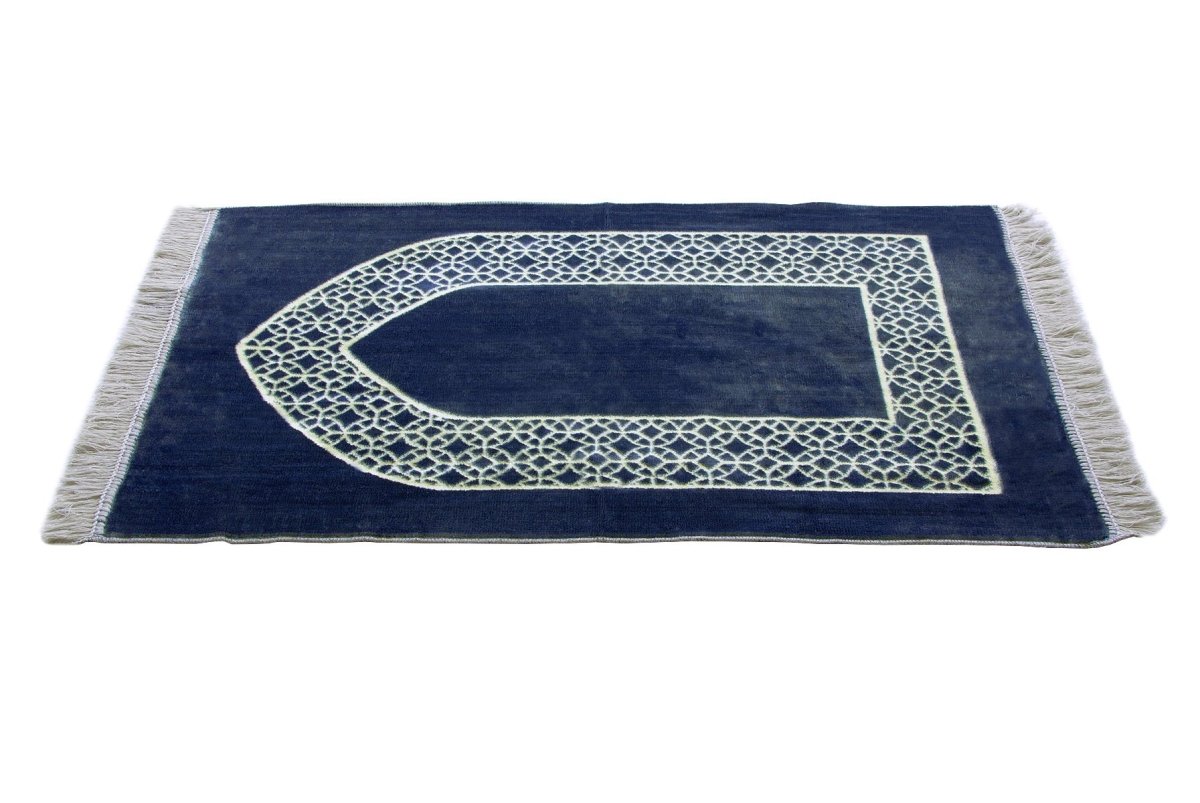 Mihrab Motif Velvet Prayer Rug – Soft Velour Islamic Sajadah - ihvan