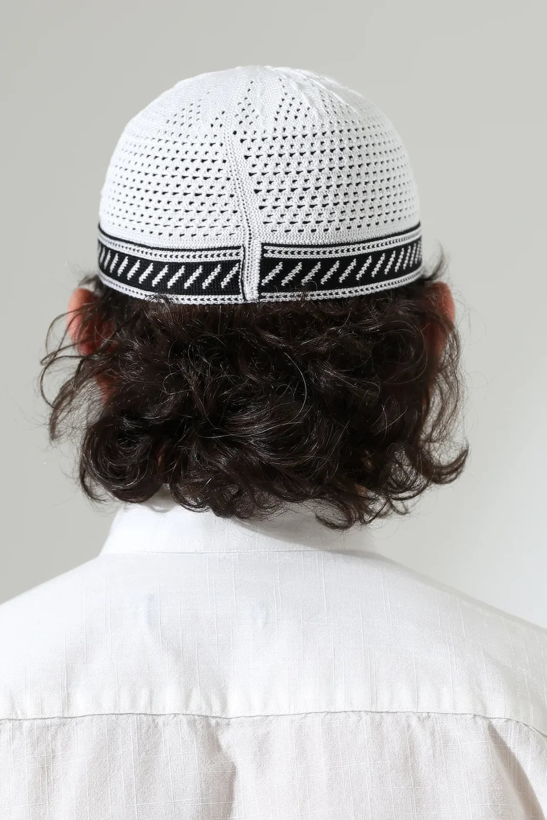 Milad Stripe-Detail Kufi Prayer Cap – Patterned Machine-Knitted Muslim Cap