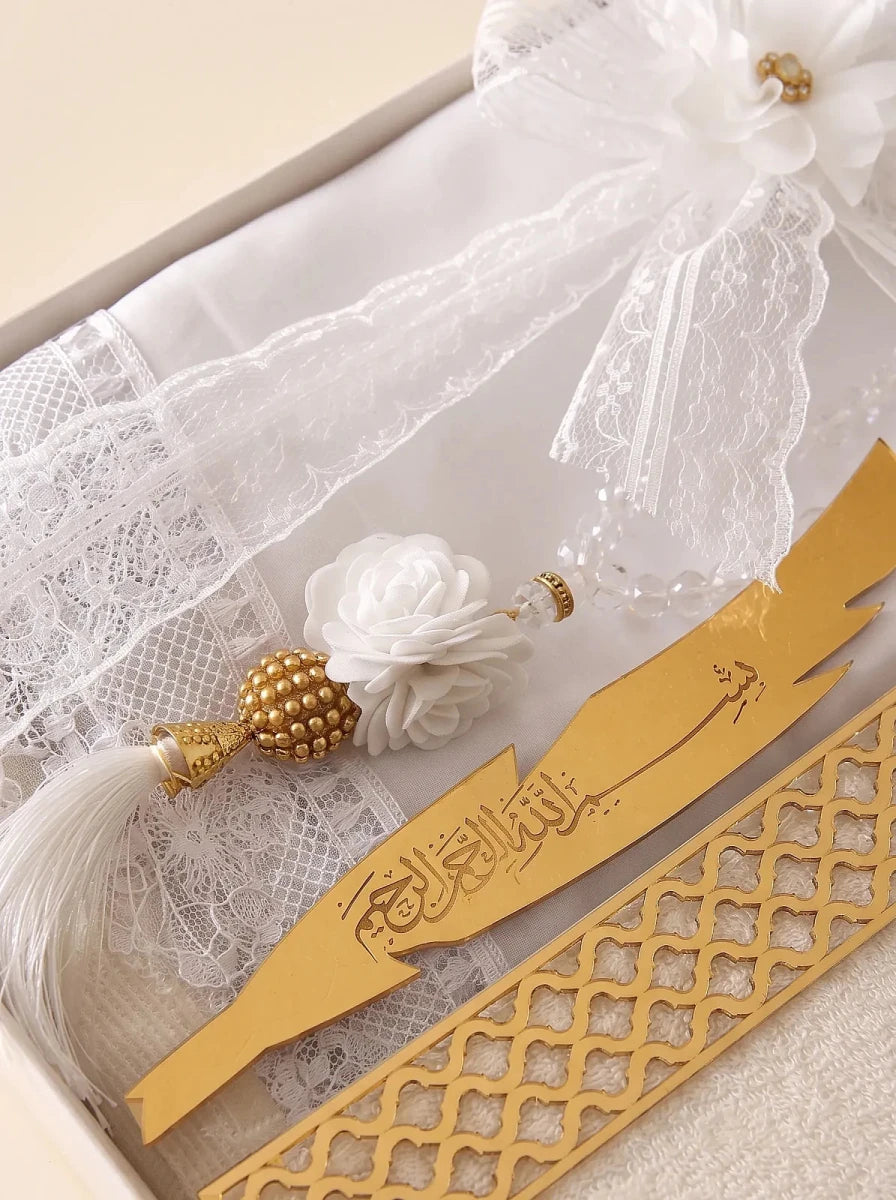 Personalized 5-Piece Islamic Wedding Gift Set with Yaseen Book, Prayer Mat & Prayer Scarf - ihvan