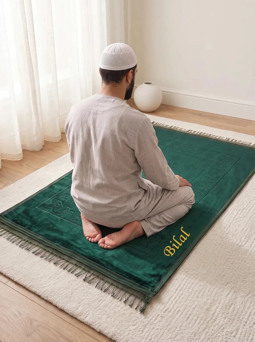 Personalized Embroidered Plush Prayer Rug with Mihrab Design - ihvan