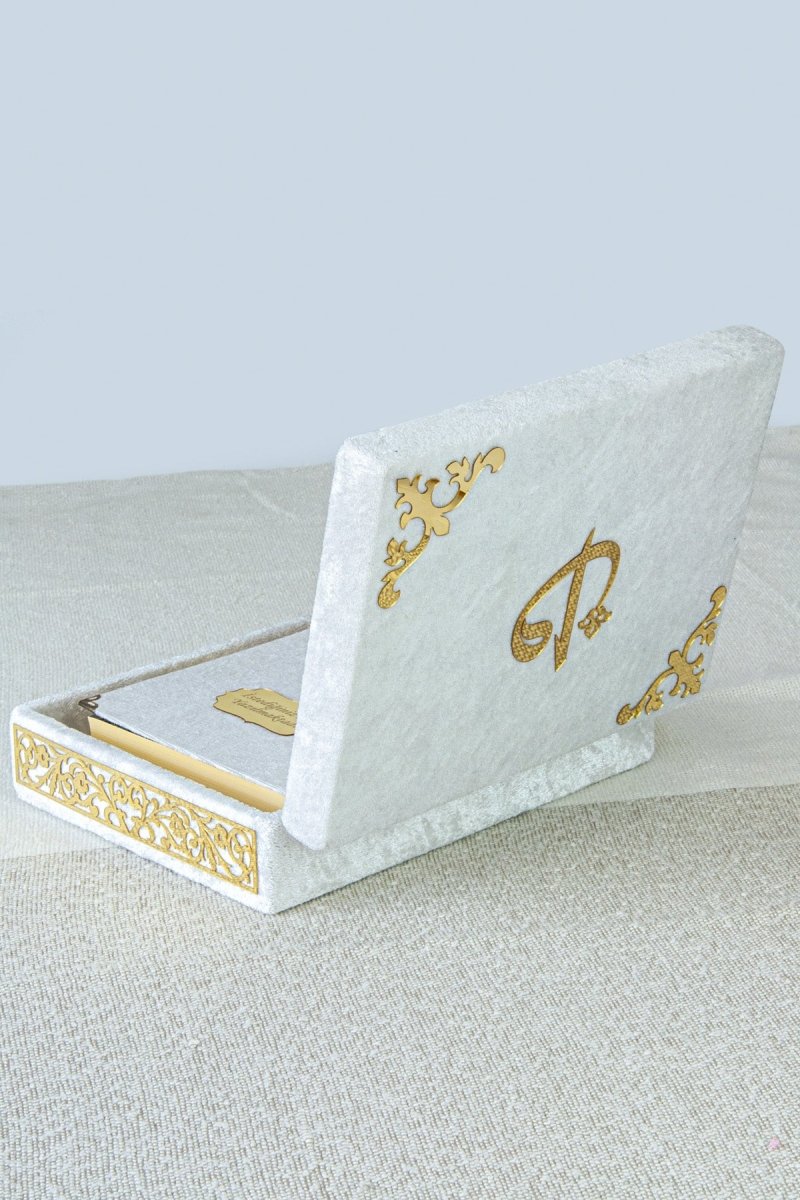 Personalized Velvet Quran Set with Plexiglass Elif - Vav Embellishments – Luxury Gift Box - ihvan