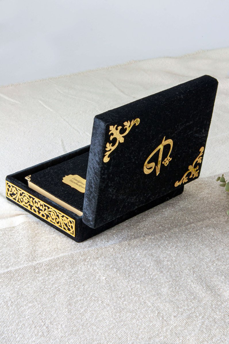 Personalized Velvet Quran Set with Plexiglass Elif - Vav Embellishments – Luxury Gift Box - ihvan