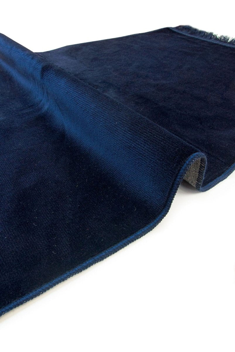 Plain Velvet Prayer Rug – Soft Minimalist Sajadah - ihvan