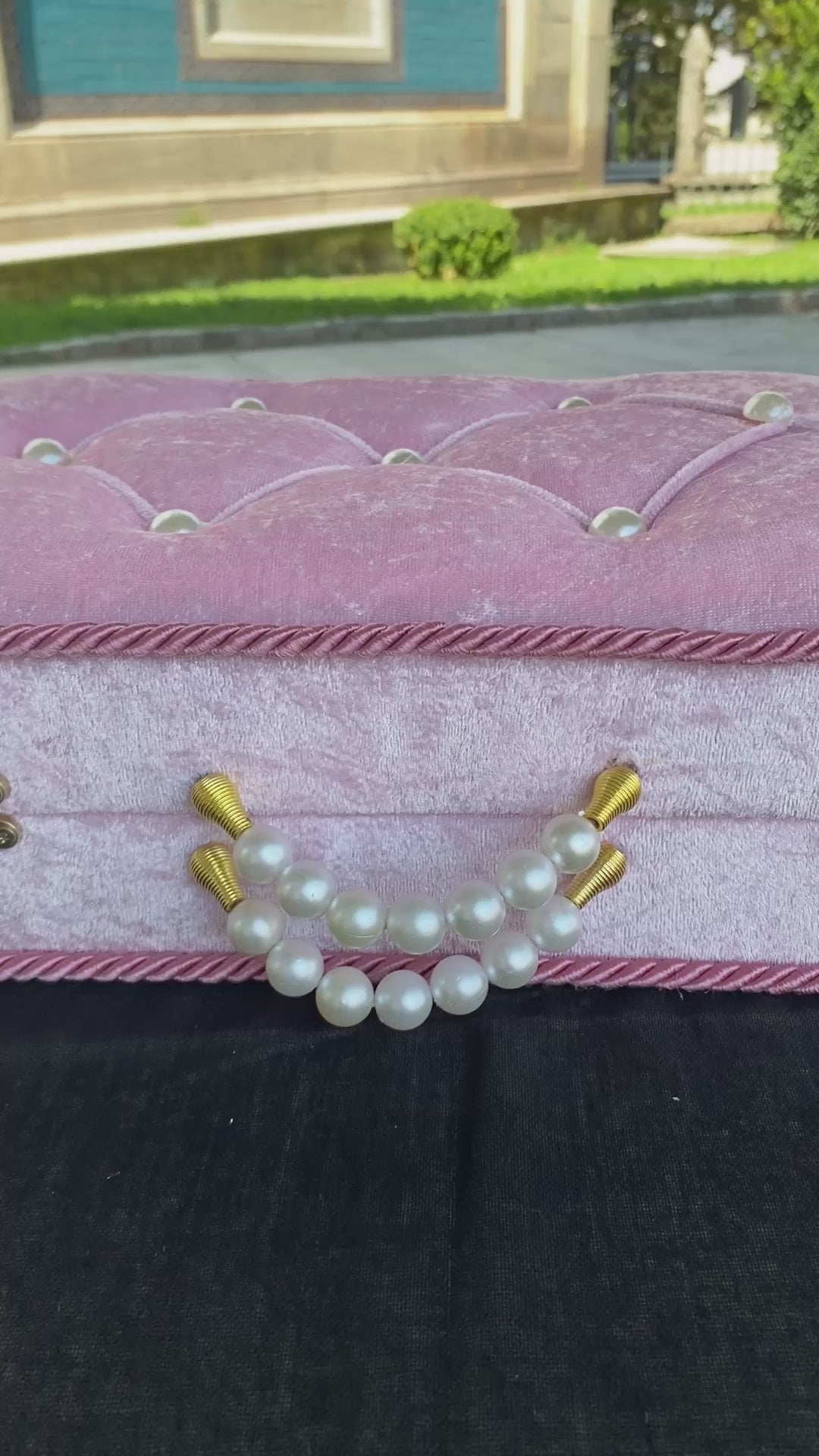Luxury Pearl Velvet Quran Gift Set for Women | Holy Qur’an, Prayer Rug, Shawl