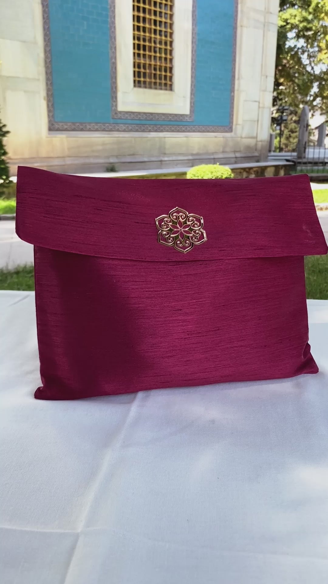 Elegant Travel Prayer Rug Set (Sajadah | Tasbih | Pouch Bag )