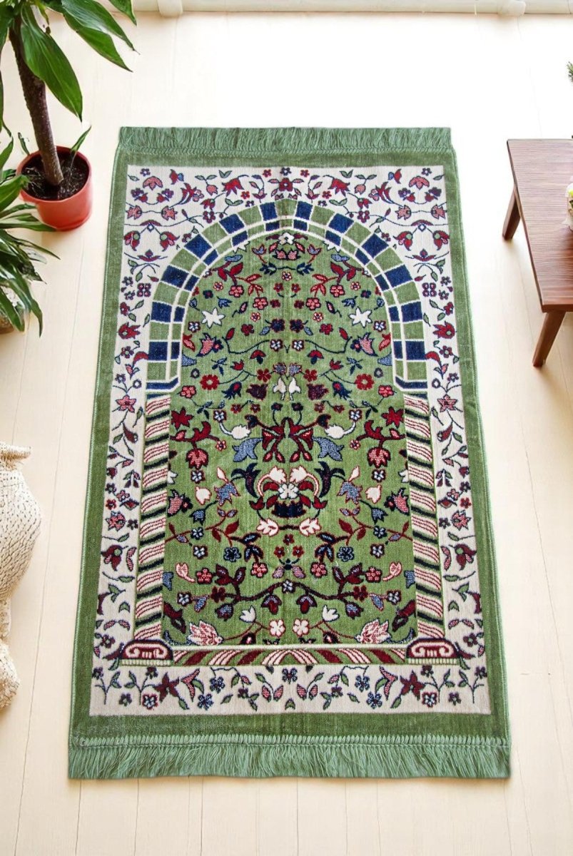 Ravza Pattern Velvet Prayer Rug – Inspired by Al - Masjid an - Nabawi, Soft Velour Texture - ihvan