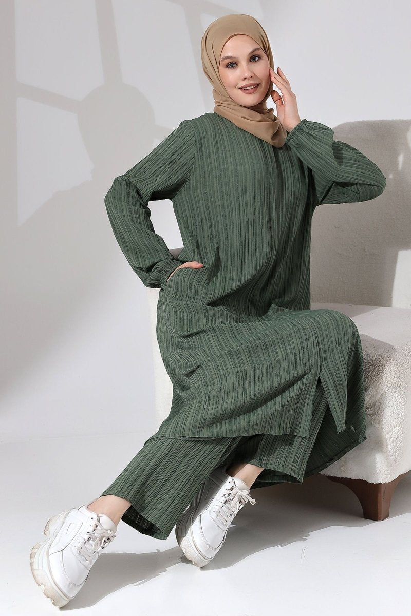 Women's Crepe Fabric Two-Piece Set with Hidden Zipper, Hajj/Umrah Outfit, Green - ihvan