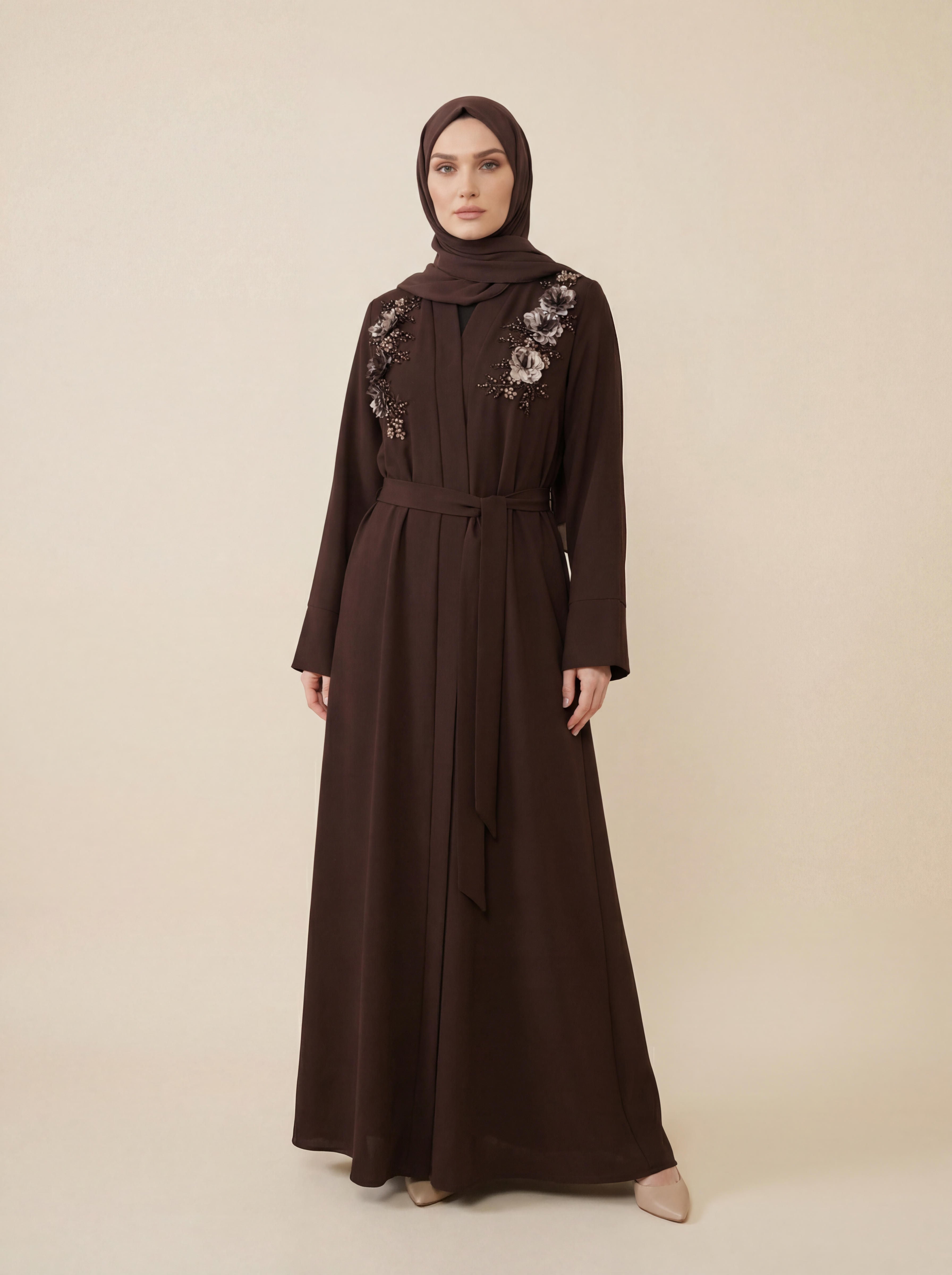 Abaya Takım Çiçek Aplikeli Taş Boncuk Detaylı Kuşaklı Uzun Kollu Kahve 9679-26