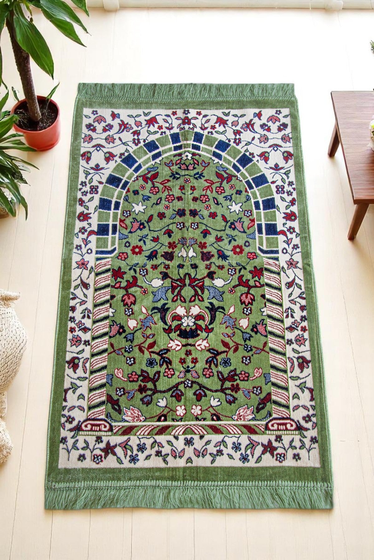 Ravza Pattern Velvet Prayer Rug – Inspired by Al-Masjid an-Nabawi, Soft Velour Texture