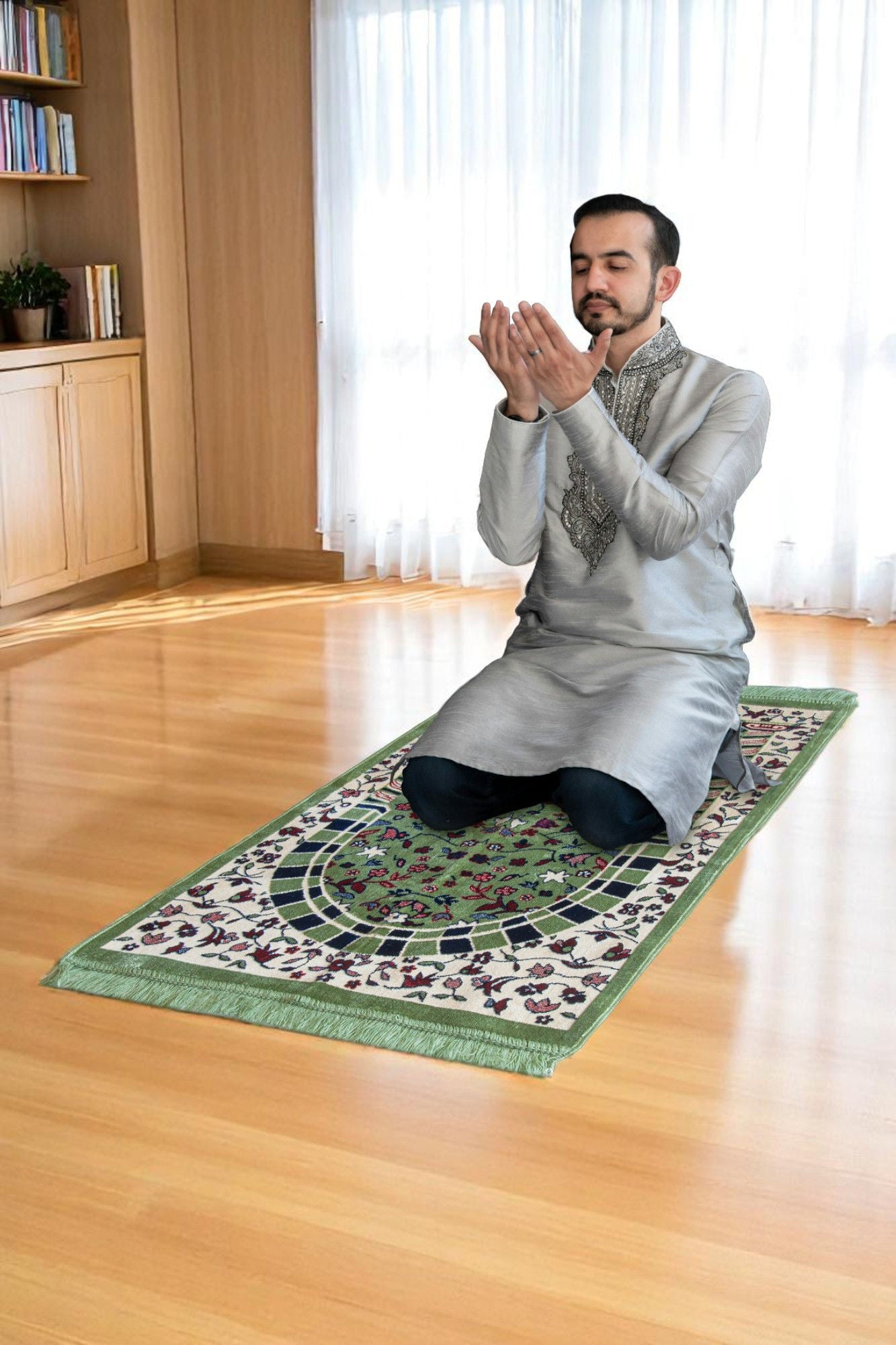 Ravza Pattern Velvet Prayer Rug – Inspired by Al-Masjid an-Nabawi, Soft Velour Texture