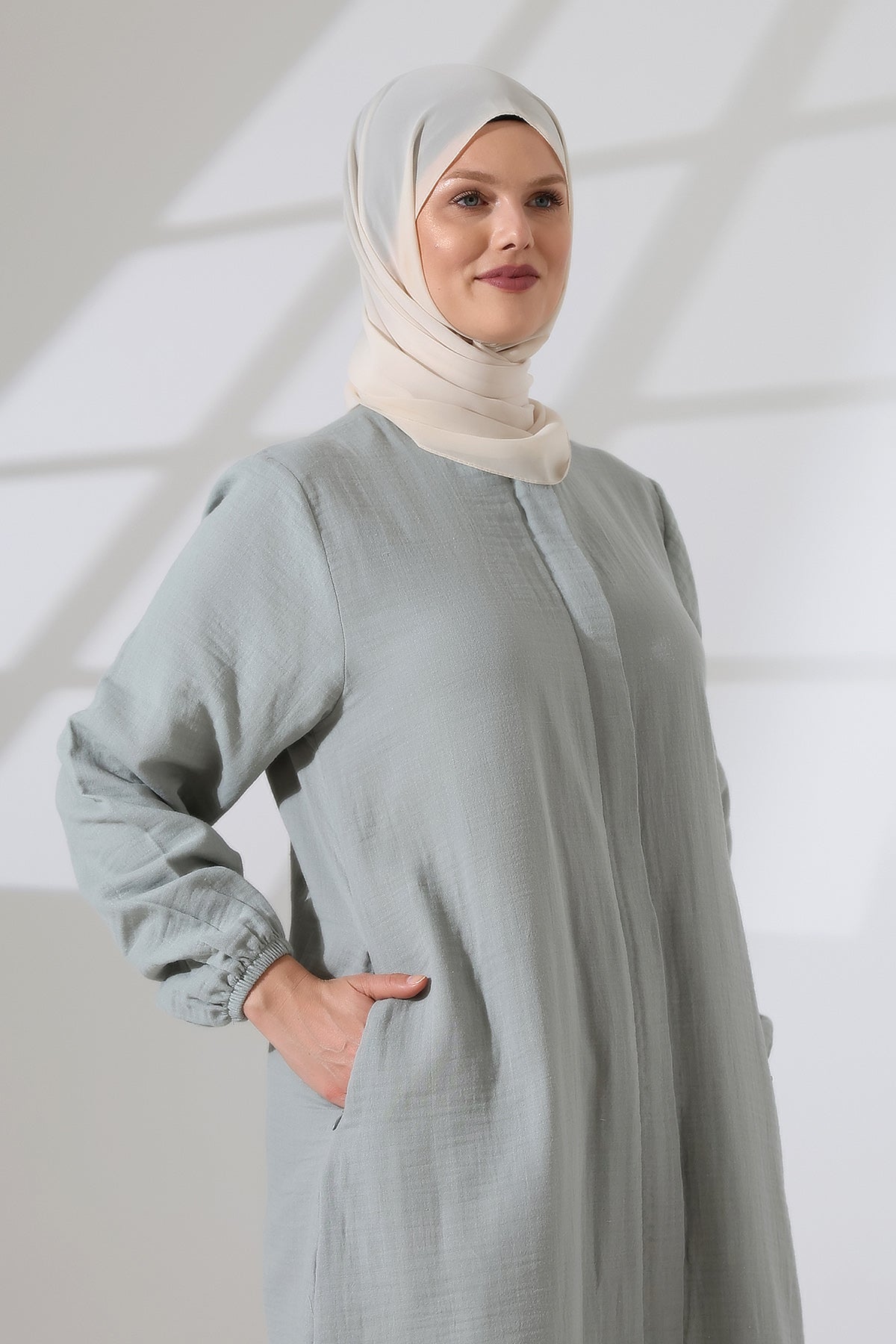 Women's Muslin Zip-Up Hijab Two-Piece Set Cotton Hajj and Umrah Outfit Mint Green (VSN)