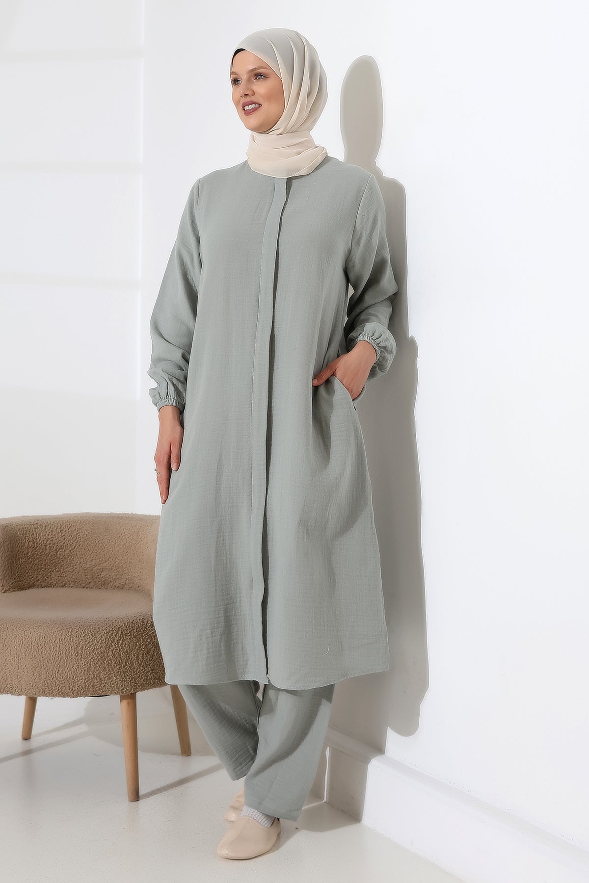 Women's Muslin Zip-Up Hijab Two-Piece Set Cotton Hajj and Umrah Outfit Mint Green (VSN)
