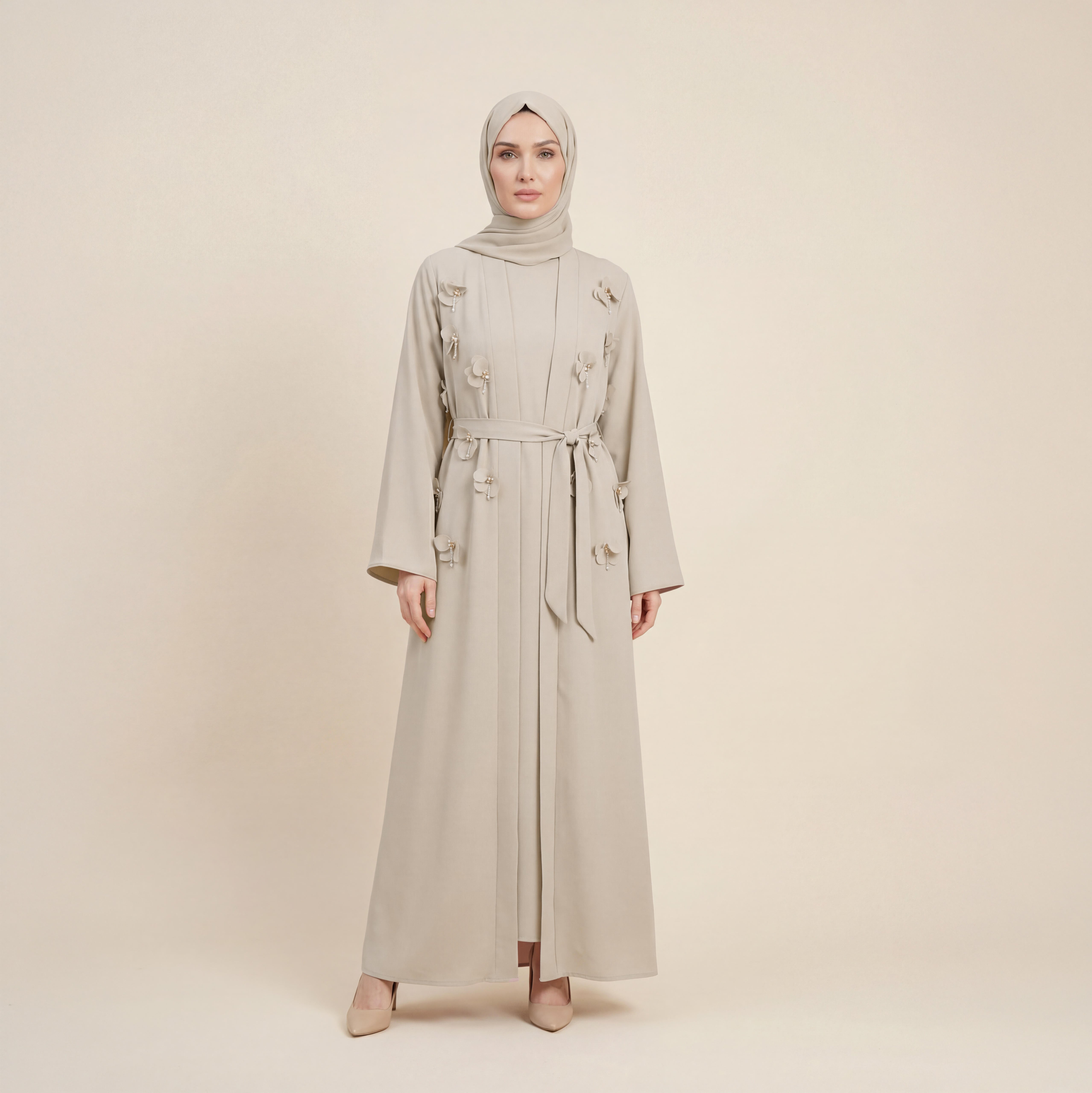 Abaya Gülü Çiçekli Ferace Aplikeli Kuşaklı Uzun Kollu 9618-26 - Bej