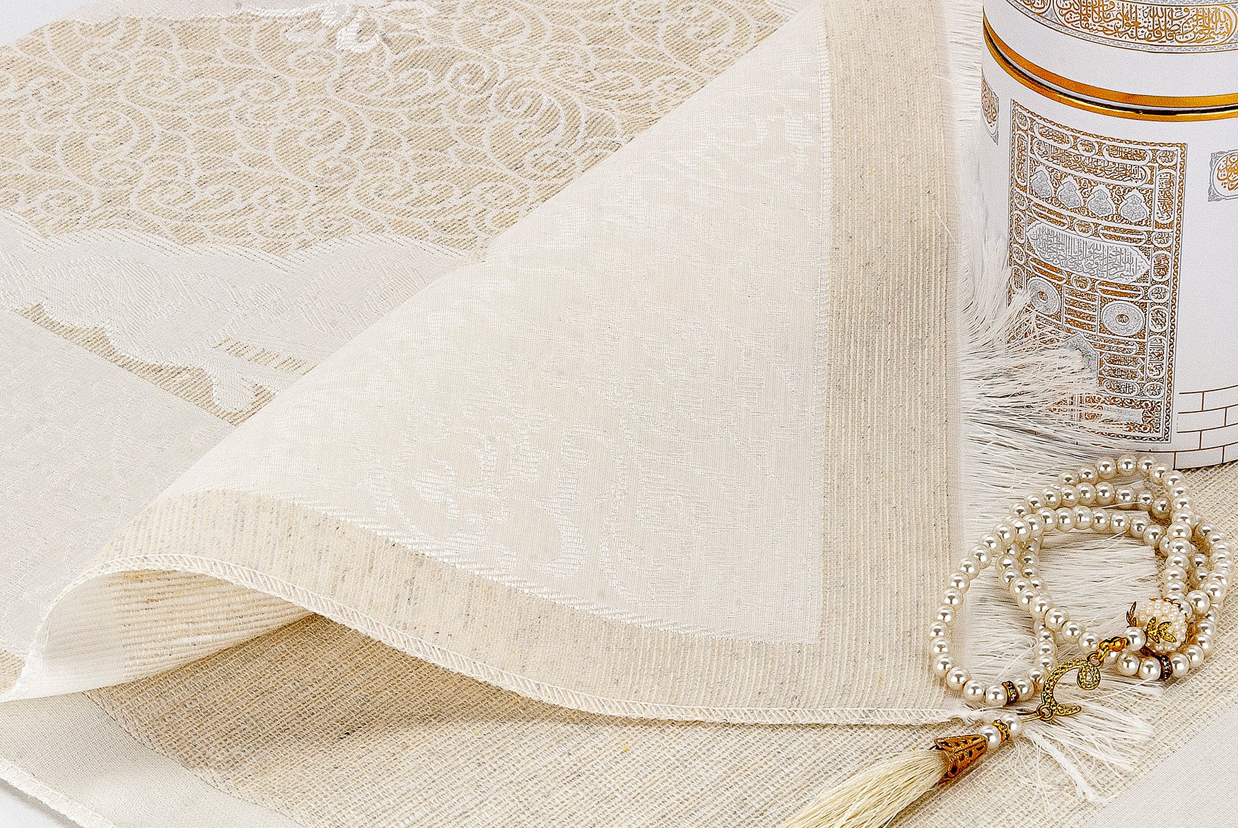Elegant White Silky Muslim Prayer Rug Set (Sajadah | Tasbih | Cylinder Box) - Ihvan