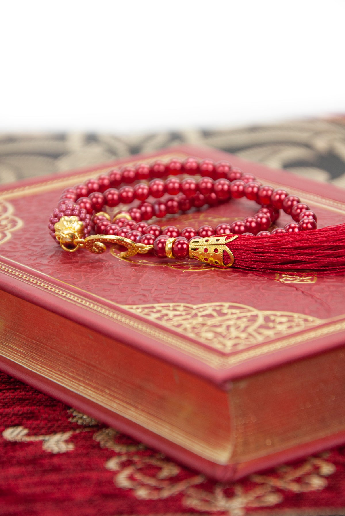 English Quran Gift Set with Prayer Rug, Rosary & Scent | Elegant Islamic Gift Box - Ihvan