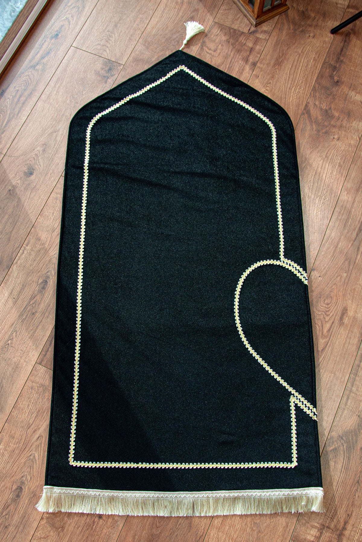 Premium Black & Cream Muslim Prayer Rug Set for Couples | Padded Velvet - Ihvan