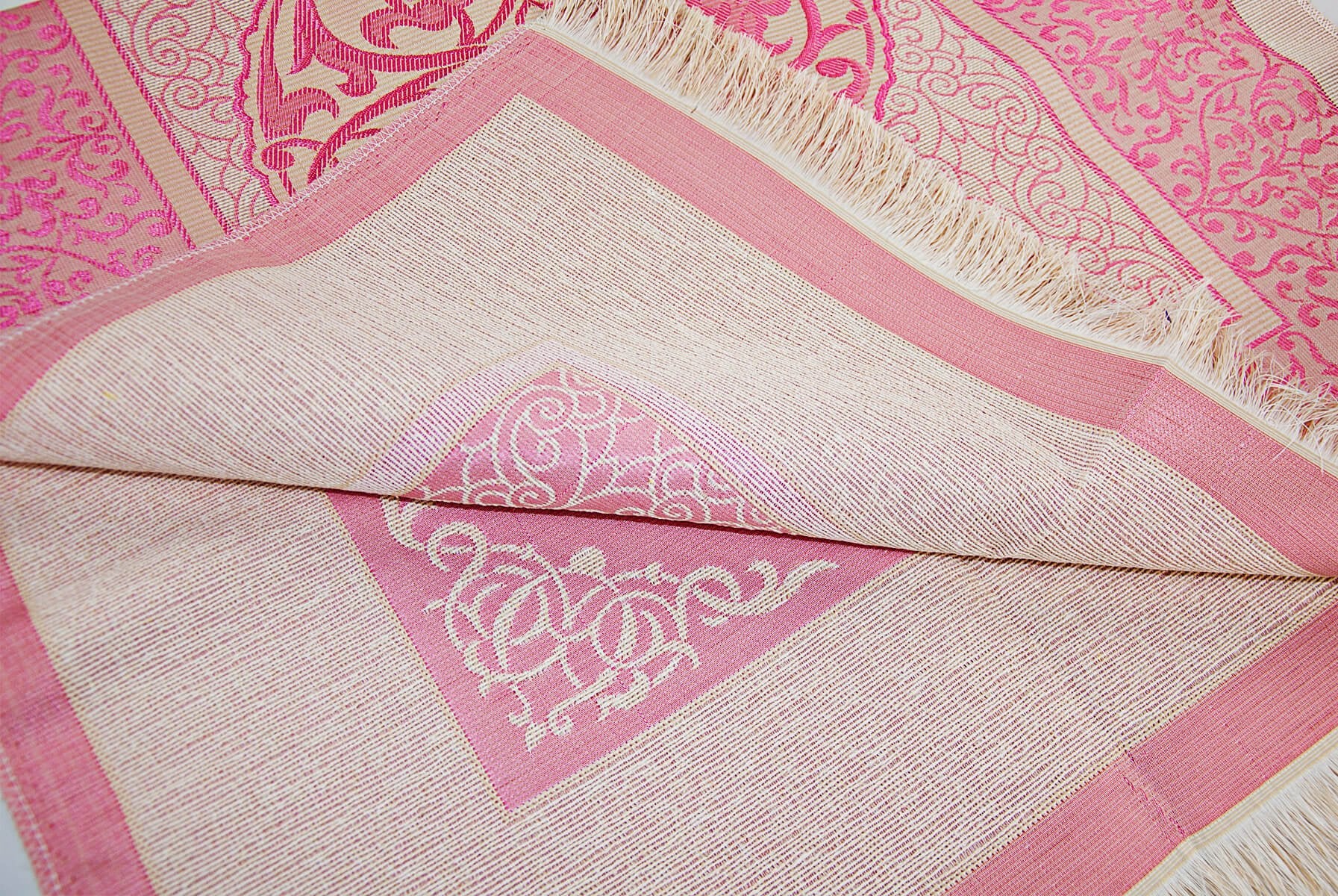 Modern Silky Prayer Rug Gift Set (Sajadah | Tasbih | Decorative Gift Box) - Ihvan