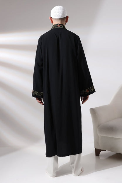 Black Men's Prayer Robe with Embroidered Pattern and Mandarin Collar - ihvan