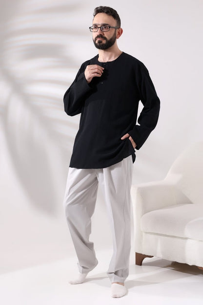 Black Men's Relaxed Fit 3-Button Crew Neck Hajj and Umrah Shile Fabric Shirt - ihvan