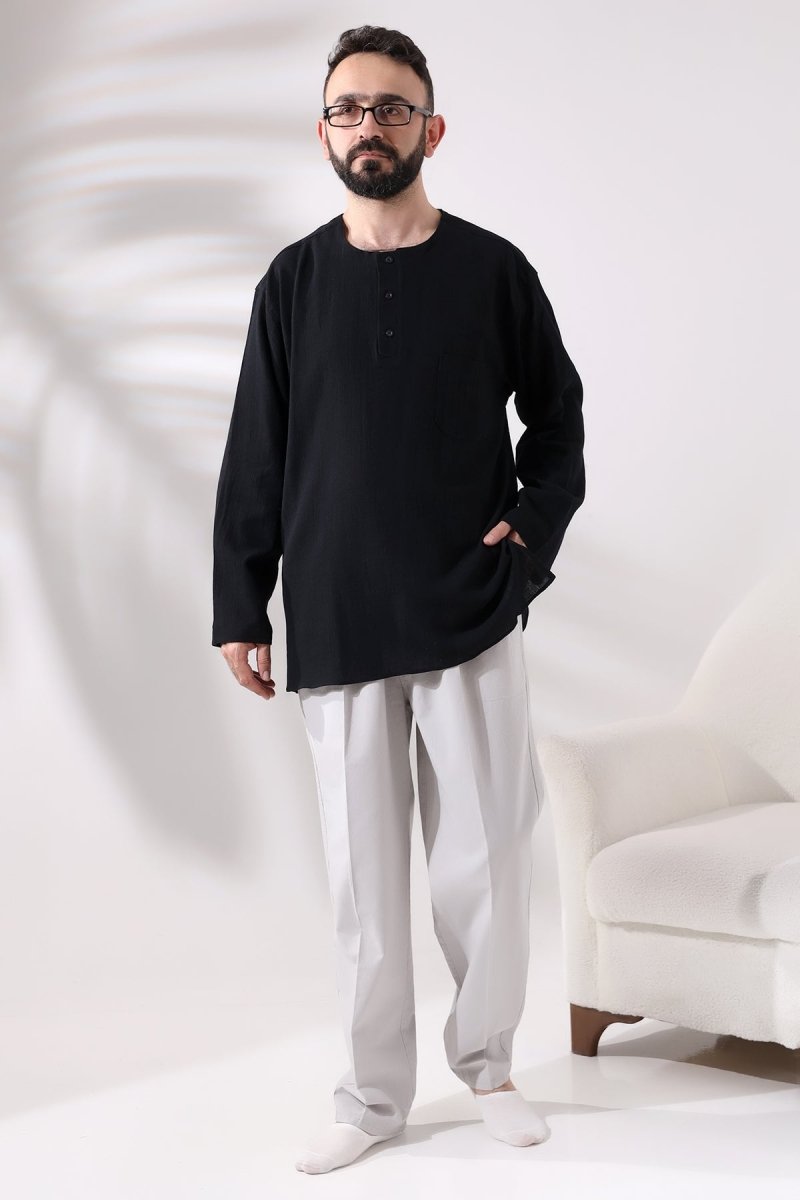 Black Men's Relaxed Fit 3-Button Crew Neck Hajj and Umrah Shile Fabric Shirt - ihvan