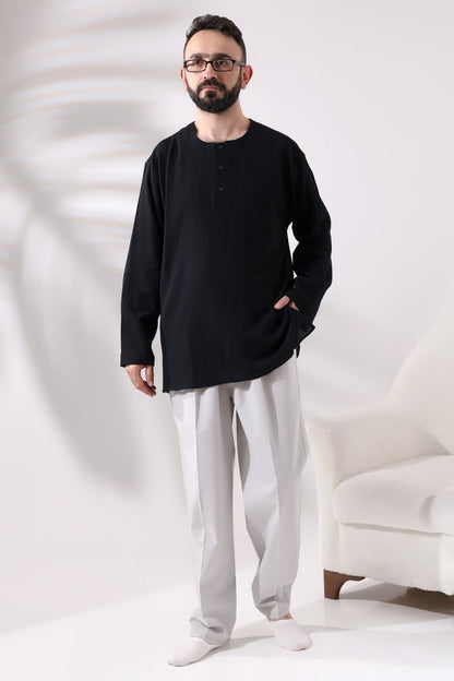 Black Men's Relaxed Fit 3-Button Crew Neck Hajj and Umrah Shile Fabric Shirt - ihvan