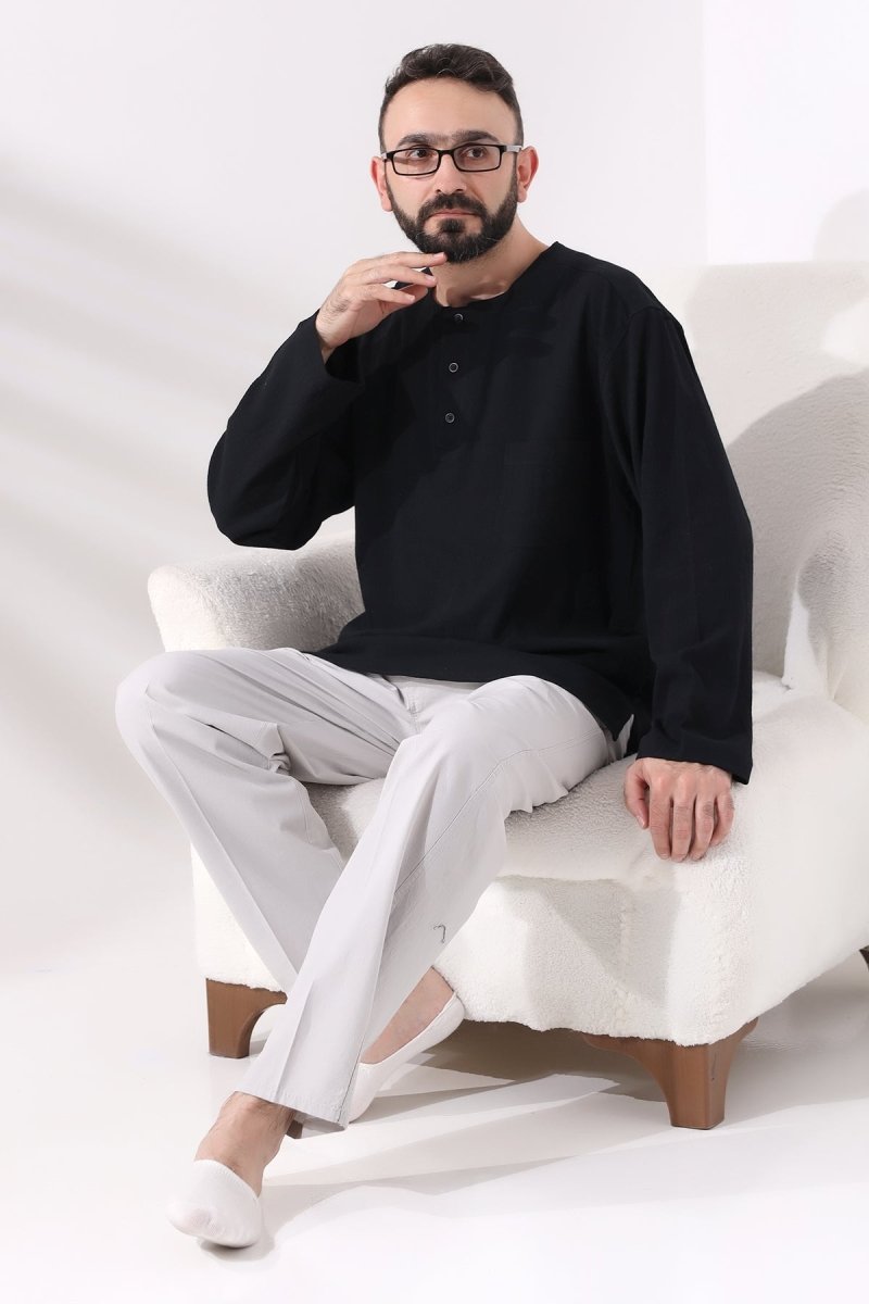 Black Men's Relaxed Fit 3-Button Crew Neck Hajj and Umrah Shile Fabric Shirt - ihvan