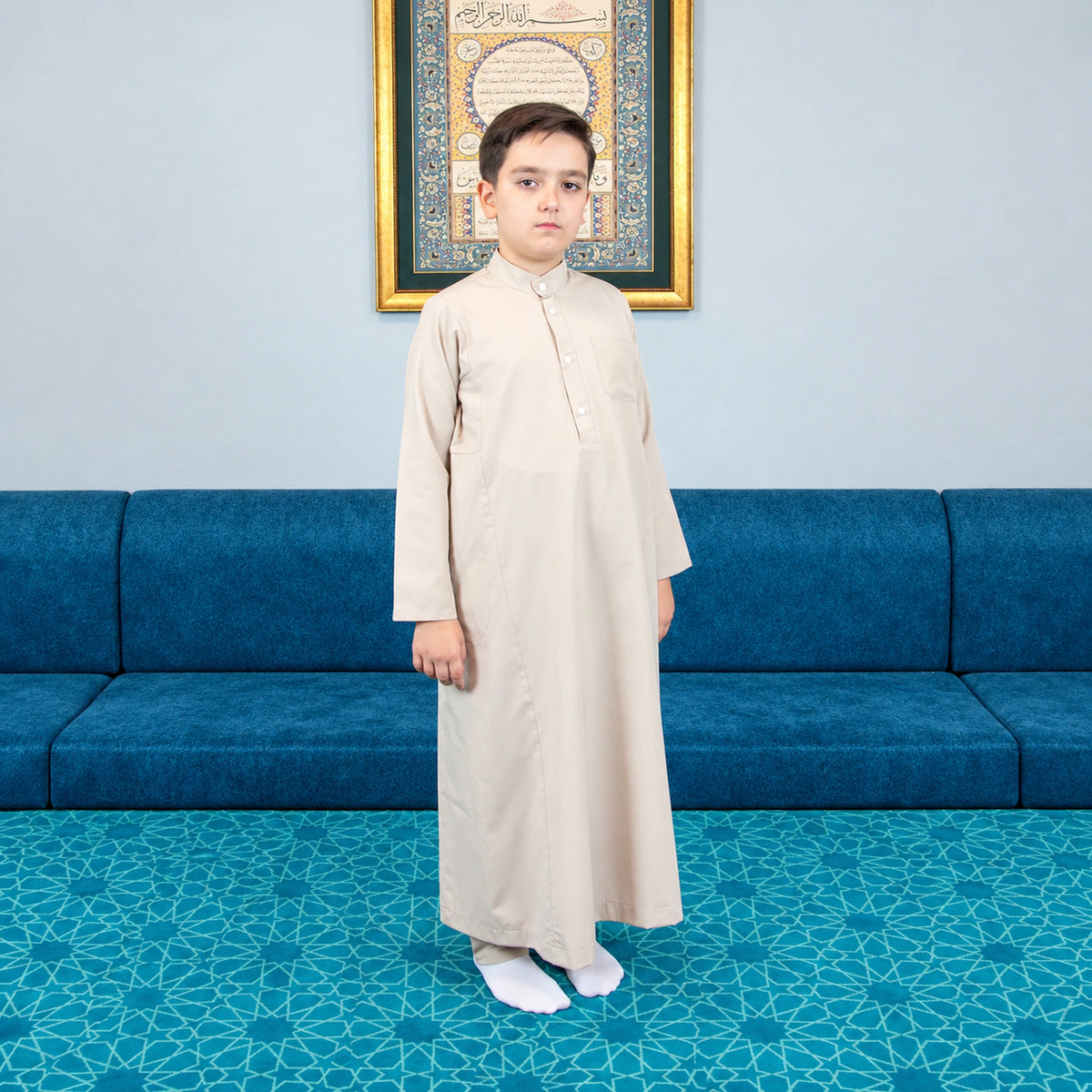 Boys’ Hajj & Umrah Thobe and Trousers Set – Mandarin Collar