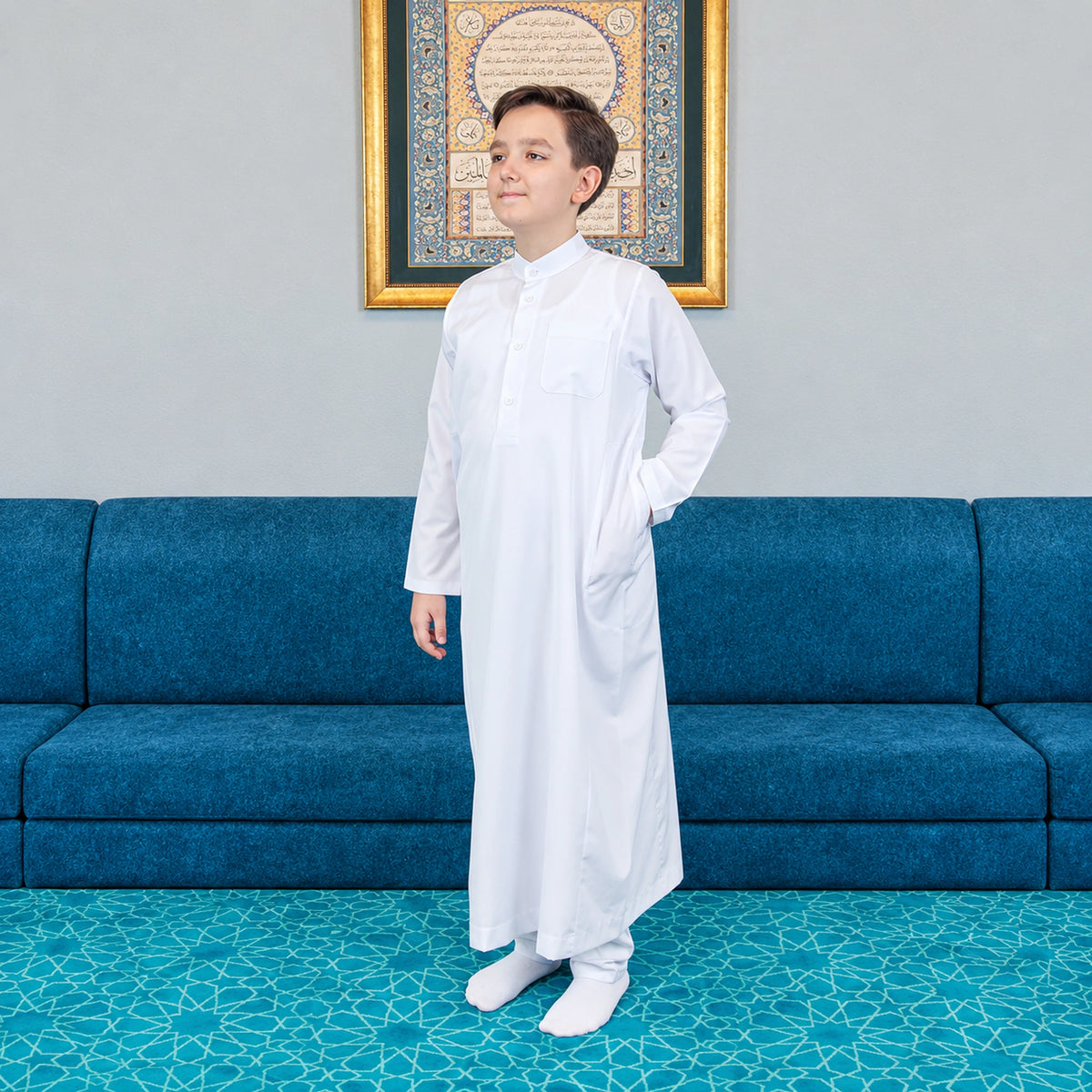 Boys’ Hajj & Umrah Thobe and Trousers Set – Mandarin Collar