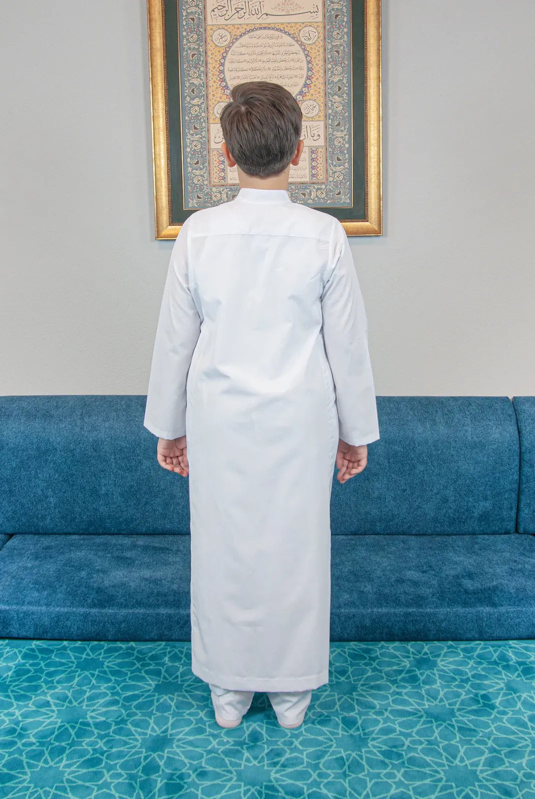 Boys’ Hajj & Umrah Thobe and Trousers Set – Mandarin Collar