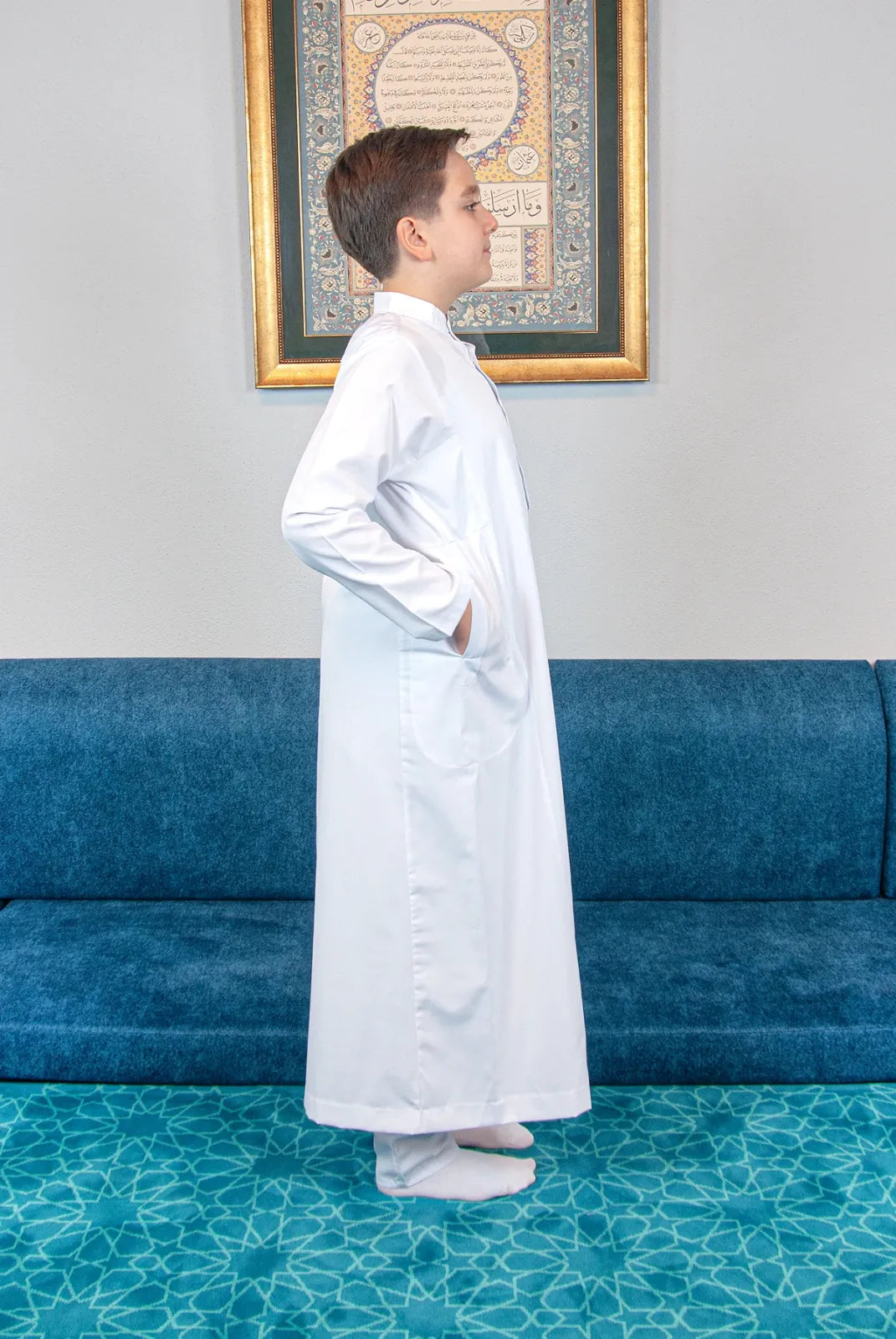 Boys’ Hajj & Umrah Thobe and Trousers Set – Mandarin Collar