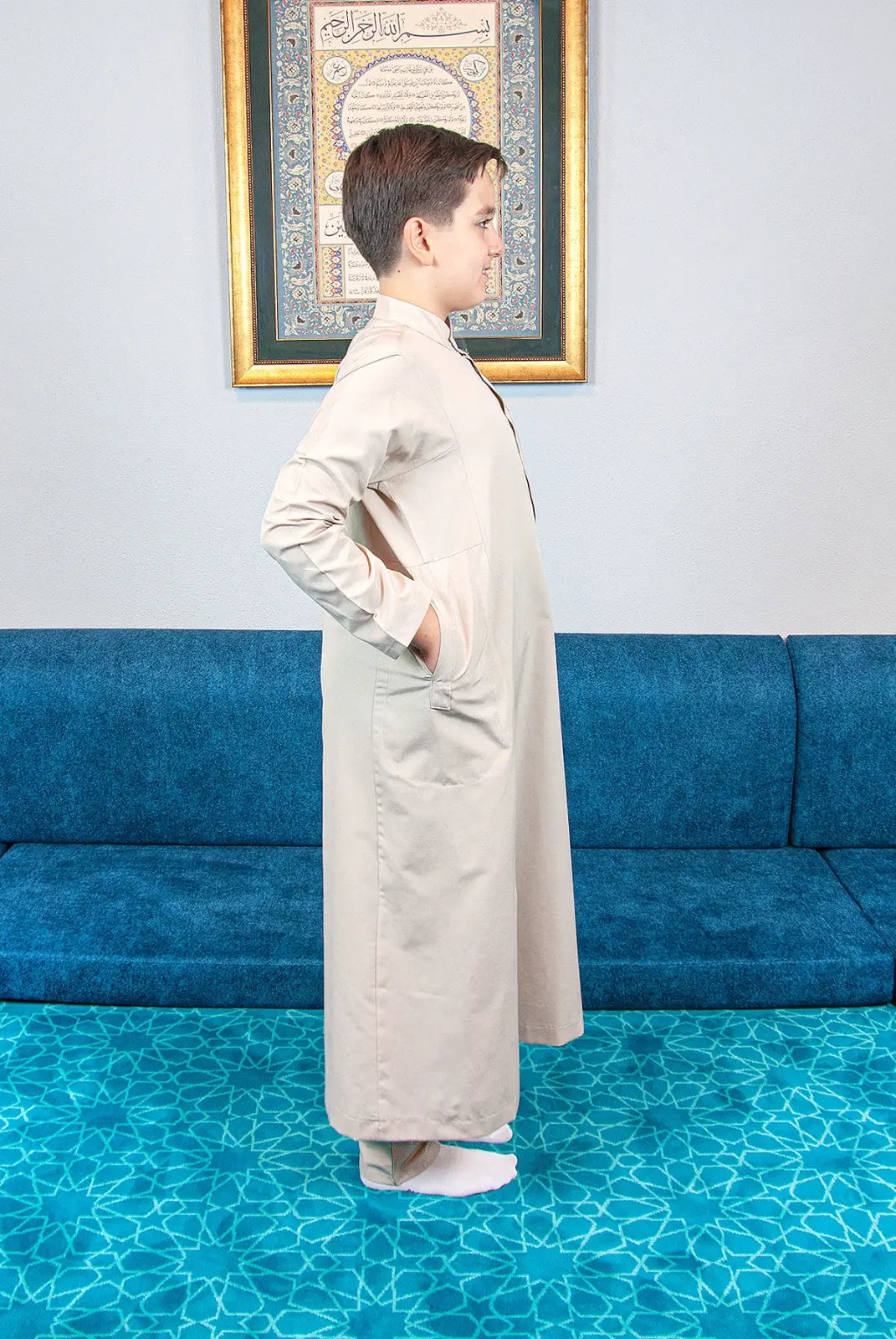 Boys’ Hajj & Umrah Thobe and Trousers Set – Mandarin Collar