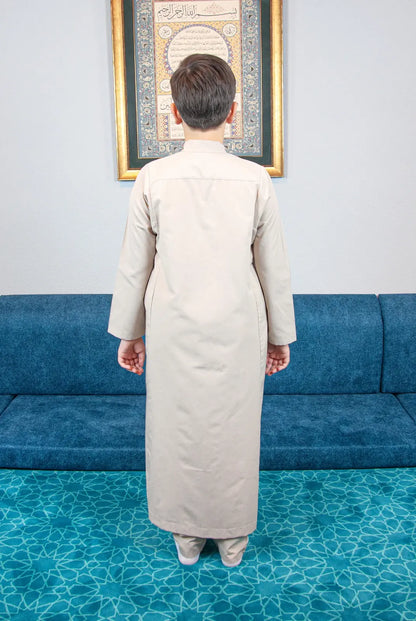 Boys’ Hajj & Umrah Thobe and Trousers Set – Mandarin Collar