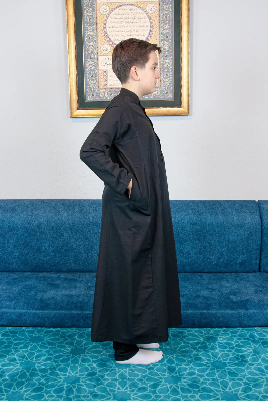 Boys’ Hajj & Umrah Thobe and Trousers Set – Mandarin Collar