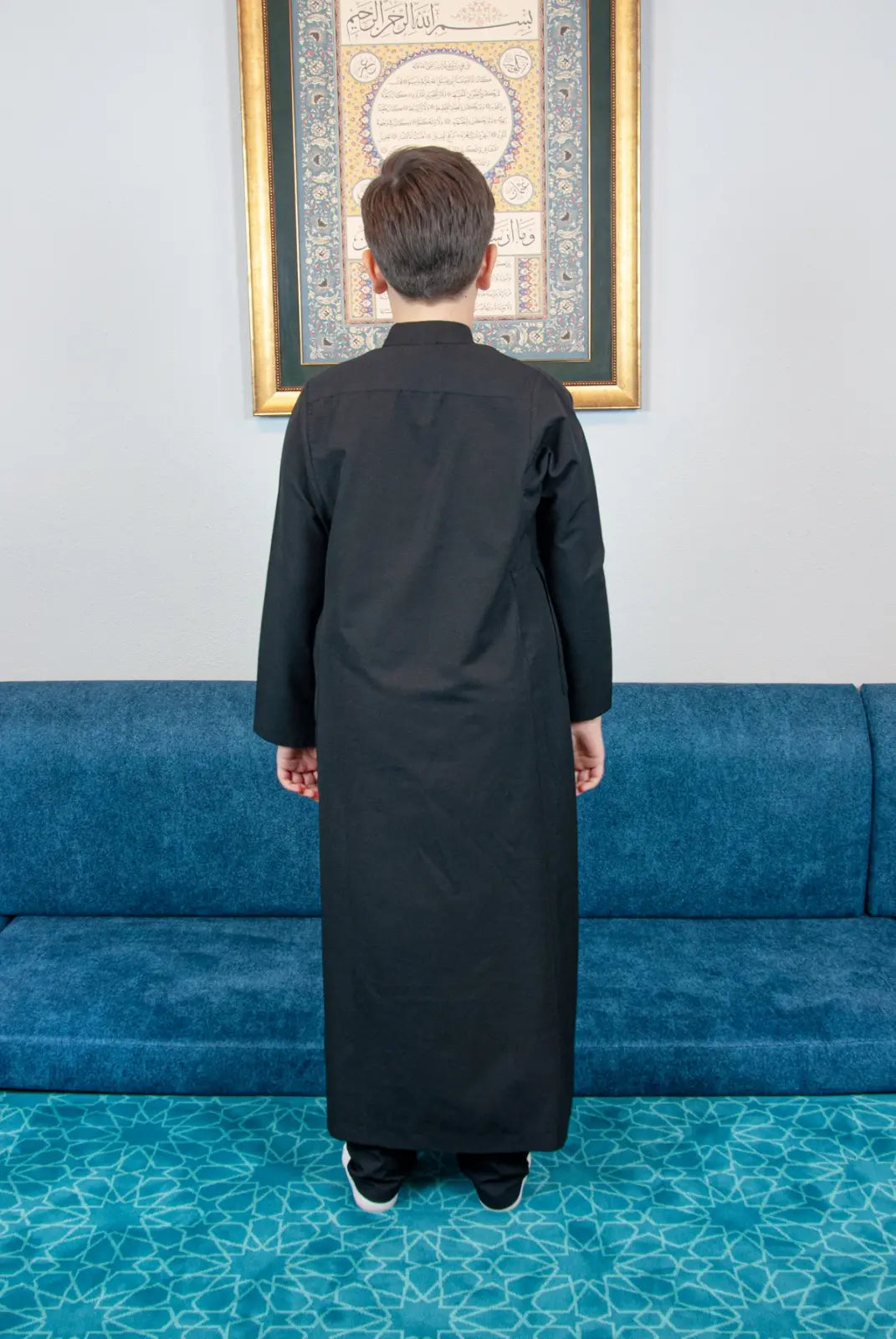 Boys’ Hajj & Umrah Thobe and Trousers Set – Mandarin Collar