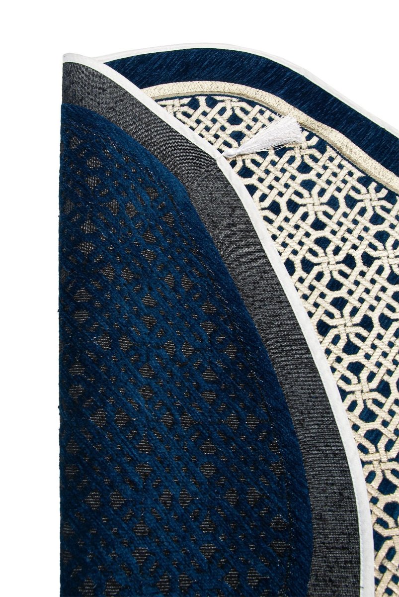 Luxury Chenille Prayer Rug with Oval Mihrab Pattern and Tassels - ihvan