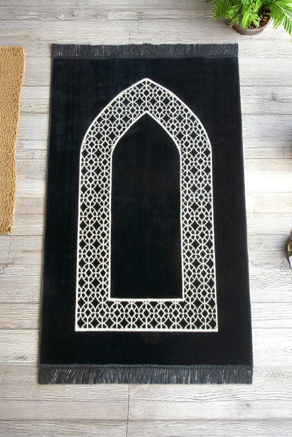 Mihrab Motif Velvet Prayer Rug – Soft Velour Islamic Sajadah - ihvan
