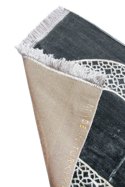 Mihrab Motif Velvet Prayer Rug – Soft Velour Islamic Sajadah - ihvan