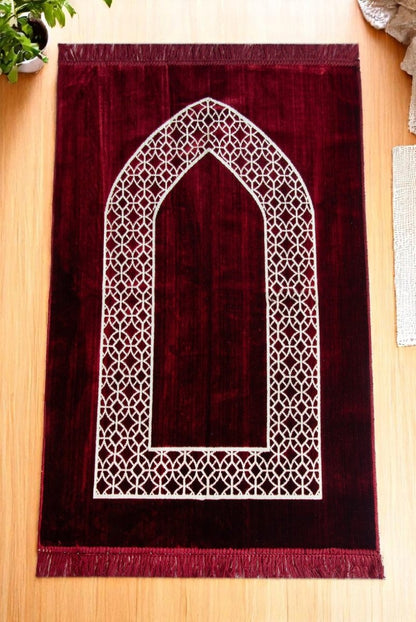 Mihrab Motif Velvet Prayer Rug – Soft Velour Islamic Sajadah - ihvan